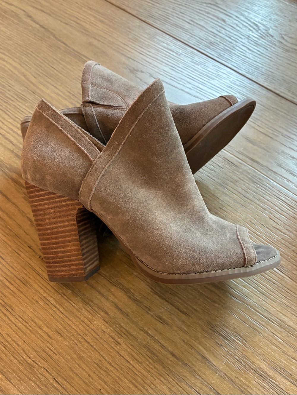 Lucky Brand Tan Suede Open-Toe Block Heel Booties